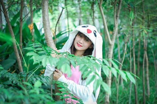 Bên cạnh đó, cô nàng còn sưu tầm hầu hết những đồ vật có liên quan đến thỏ để trang trí trong phòng học tập.