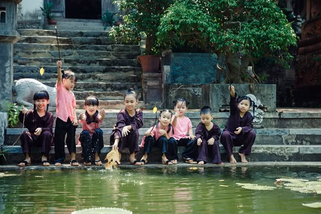 Trong thời đại công nghệ phát triển như ngày nay, những trò chơi mang đậm tính nhân văn và truyền thống dân tộc đang dần bị mai một. Trẻ em nông thôn ít chơi các trò dân gian, còn phần lớn trẻ em thành thị đều không biết hoặc chỉ được nhìn thấy nét văn hoá xưa qua sách vở.