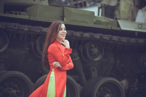 Cô gái này đến từ Hà Nội, sinh năm 1994 và hiện đang là sinh viên trường Đại học Lao động xã hội.