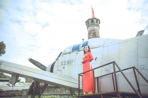 Ngắm bộ ảnh thiếu nữ Hà thành duyên dáng trong bộ ảnh mừng Quốc Khánh 2/9.