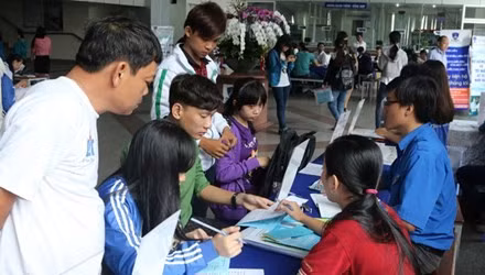 Nhieu truong phai tuyen nguyen vong bo sung dot 3