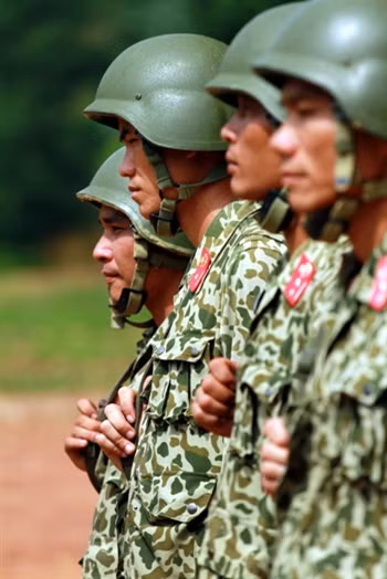 Xem chien si dac cong Viet Nam ban 