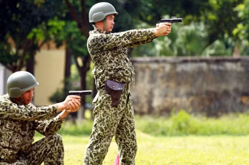 Đại tá Dương Trọng Tâm, Chính ủy Lữ đoàn 113 cho biết: Đảng ủy, chỉ huy Lữ đoàn Đặc công 113 luôn quán triệt sâu sắc nhiệm vụ trực sẵn sàng chiến đấu; tổ chức nghiên cứu nắm chắc địa bàn, các mục tiêu được phân công bảo vệ; xây dựng phương án và các kế hoạch bảo đảm chiến đấu; duy trì lực lượng trực đủ quân số, bảo đảm tốt vũ khí trang bị và các loại cơ sở vật chất, sẵn sàng nhận và hoàn thành tốt nhiệm vụ trong mọi tình huống.