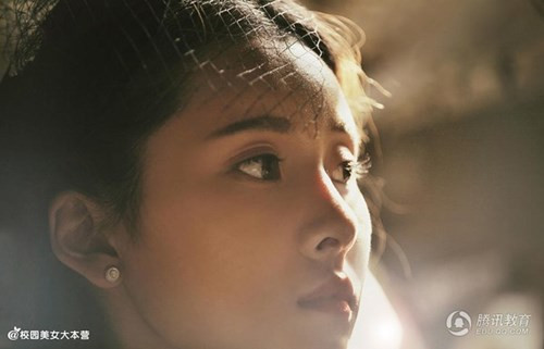 Tử Huyên từng góp mặt trong một số bộ phim truyền hình và điện ảnh với những vai diễn nhỏ như công chúa Bối Bối trong "Những cô tiên Balala", hợp tác cùng Trần Hách trong bộ phim truyền hình "Anh em ngôi sao".