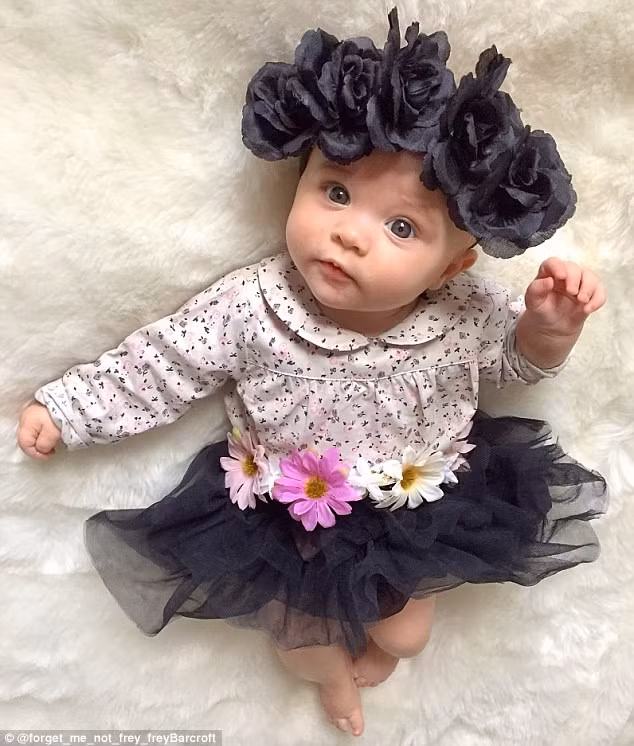 Hiện tại, Freya trở thành gương mặt đại diện cho nhiều thương hiệu thời trang dành cho bé trên Instagram như The Bow Boutique, Bowties &amp; candyfloss… Các hãng này cũng giảm giá, đôi khi còn cung cấp miễn phí trang phục cho Freya.