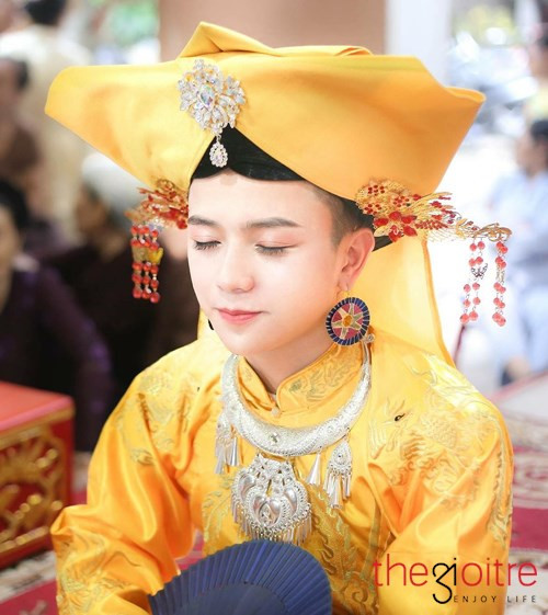 Xem thêm hình ảnh ấn tượng của cậu đồng đẹp trai.