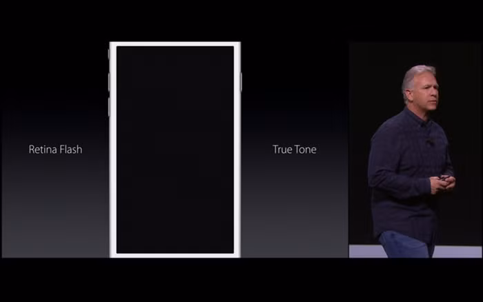 Ngoài ra, camera trước đã có đèn Flash – với công nghệ gần như iSight ở camera sau.