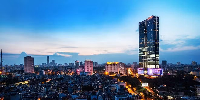 2. Hanoi Lotte Center Địa điểm: Hà Nội Chiều cao: 267 m Giống như Landmark 72, Hanoi Lotte Center là 1 tổ hợp bao gồm trung tâm thương mại, văn phòng, khách sạn và nhà ở. Hanoi Lotte Center có cấu tạo gồm 65 tầng cộng với 5 tầng hầm.