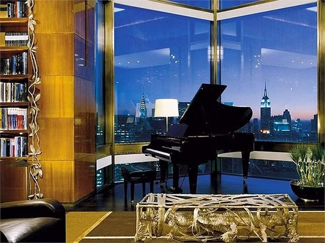 Penthouse Suite tại khách sạn sang trọng Four Seasons New York, Mỹ: Nằm ở tầng 52, có thể ngắm khắp khu Mahattan. Giá 45.000 USD/đêm.