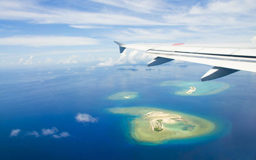  Đảo trường sinh. Hòn đảo phía Nam của Nhật bản này có dân số những người sống trăm tuổi nhiều nhất thế giới. Điều hấp dẫn hơn ở vùng đất này là những người dân thực sự già chậm hơn những vùng khác. Ví dụ, một người đàn ông 70 tuổi ở vùng này có xương và kích thích tố của một công dân vùng khác 50 tuổi.