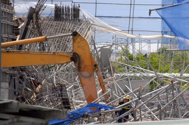 Sap gian giao tai truong hoc o Yen Bai, 2 nguoi tu vong