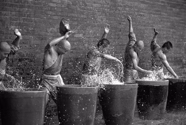 Họ phải luyện tập mỗi ngày để đạt trình độ nhất định.