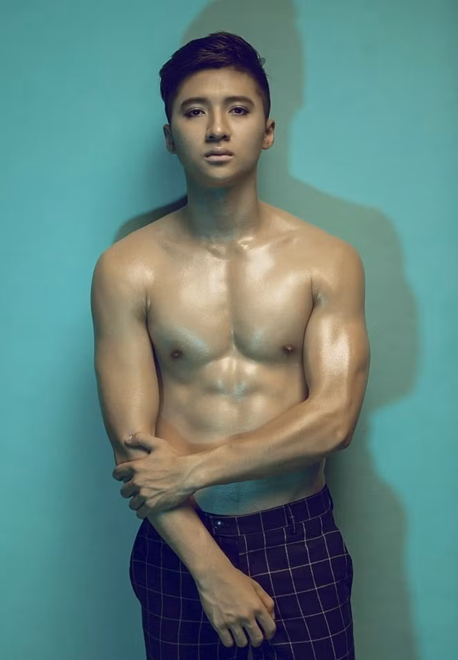 Khuôn mặt điển trai, thân hình khỏe khoắn, nổi bật với cơ bụng 6 múi là ưu thế của Nguyễn Trọng Hưng. Chiều cao của nam diễn viên trẻ đạt 1,76 m.