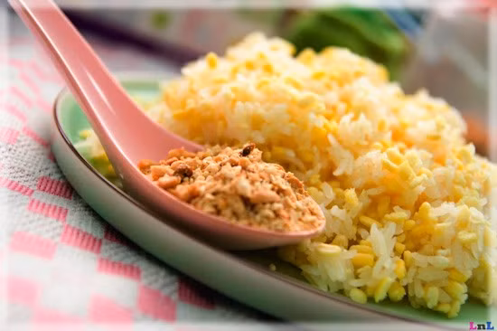 Xôi Bình Tiên (quận 6): Xôi ở đây có khá nhiều loại khác nhau. Xôi ở đây có hai điểm cộng là giá khá rẻ (10.000 đồng/phần) và phục vụ khách nhanh (do gói sẵn). Ảnh: LnL.