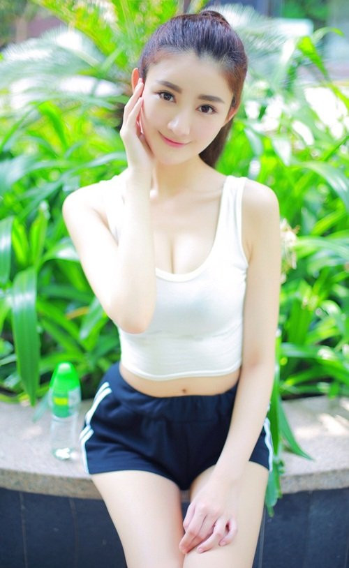 Mới đây, khi vừa tốt nghiệp, Lâm Thấm Viên đã được các đạo diễn chọn mặt gửi vàng, mời đóng hai bộ phim là “Ác nhân chi bách quỷ dạ hành” và “Tiềm long thư kích”.