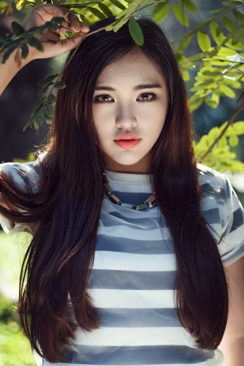 Cô giáo hắc ám trong clip hài Kính vạn bông - Trương Quý Nhi - có nickname "cú đêm" do thường xuyên thức khuya, sáng ngủ nướng. Dù biết có hại cho sức khỏe, 9X cho biết, cô vẫn không thể thay đổi được thói quen xấu này. Ảnh: FBNV.