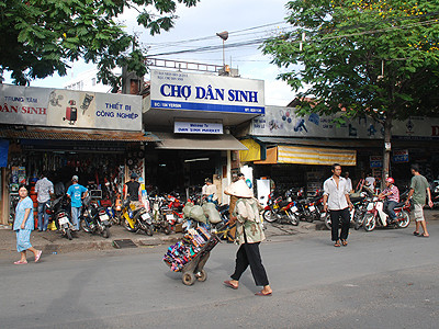 Khu chợ dân sinh: Khu đất này có diện tích là 11.580m2 ở giáp đường Nguyễn Thái Bình - Calmette với số tầng cho phép xây dựng là 6-7 tầng. Hiện khu đất vẫn chưa có chủ đầu tư.