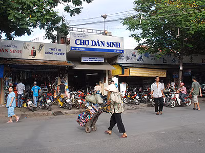 Khu chợ dân sinh: Khu đất này có diện tích là 11.580m2 ở giáp đường Nguyễn Thái Bình - Calmette với số tầng cho phép xây dựng là 6-7 tầng. Hiện khu đất vẫn chưa có chủ đầu tư.