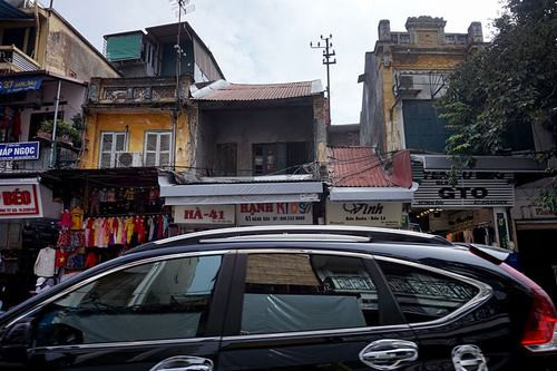 Đa phần những nét kiến trúc cổ đã mai một do cải tạo, cơi nới của người dân trong nhiều thập kỷ trước.