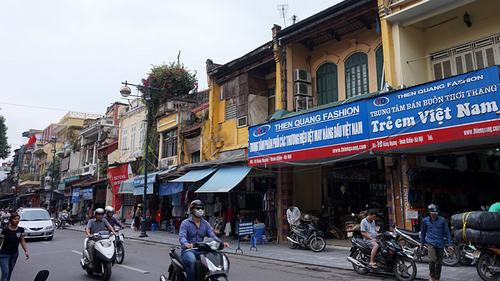 Hầu hết là sự đối nghịch giữa trên và dưới.