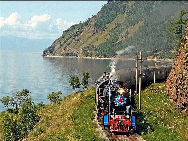 Golden Eagle qua dãy núi Ural: Chuyến tàu xuyên qua những vùng thảo nguyên mênh mông ở Siberia của Nga.
