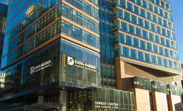 Bệnh viện ung thư Dana- Farber: Là bệnh viện điều trị hầu hết các loại bệnh ung thư và được đặt tại Boston, Massachusetts. Nó có một trung tâm điều trị ung thư cho trẻ em và một viện chăm sóc bệnh ung thư cho phụ nữ. Bệnh viện này có đội ngũ chuyên gia có thẩm quyền nhất và là một trong những cơ sở nghiên cứu lớn nhất.