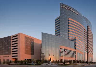 Bệnh viện Texas M D Anderson: Đây là một trong những bệnh viện điều trị lâu đời nhất trên thế giới. Nó được thành lập vào năm 1941 và cho đến nay đã gần 500.000 bệnh nhân ung thư đã được điều trị ở bệnh viện này. Nó được xếp hạng là một trong những bệnh viện điều trị ung thư tốt nhất trong suốt 10 năm liên tục.