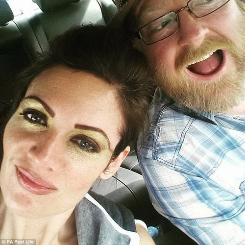 Hiện tại, Emma đang chuẩn bị cho các thủ tục cuối cùng để tái tạo lại hoàn toàn bộ ngực của mình, dự kiến vào ngày 24/9.