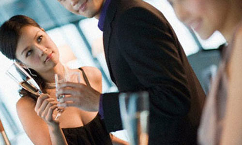 Đàn ông thích gì ở phụ nữ? Đó là tính cách bí ẩn. Một cô gái cá tính, có nguyên tắc rõ ràng trong cuộc sống luôn đạt điểm cộng trong mắt đàn ông.