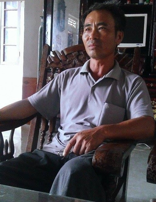 Vao benh vien kham, quat tran roi trung dau tu vong