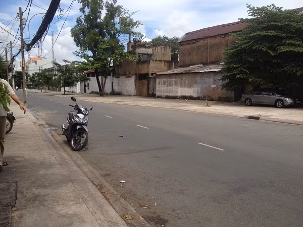 Au da quan nhau, mot nguoi chet, mot nguoi nguy kich