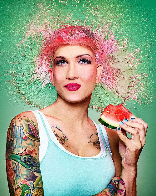 Kiểu tóc ngang dài bồng bềnh như được gió thổi