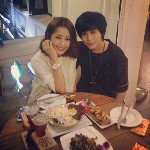 Trong showbiz Việt vốn dĩ không ít những tin đồn về tình cảm đồng giới giữa những ngôi sao nhưng có lẽ nổi tiếng và được nhiều người tin chắc nhất là Chi Pu và Gil Lê.