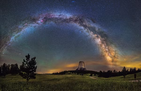 Với ông, việc sở hữu những bức ảnh đẹp và hiếm thấy về vũ trụ là một món quà tuyệt vời nhất, thôi thúc ông không ngừng di chuyển để có thể khám phá nhiều hơn nữa.