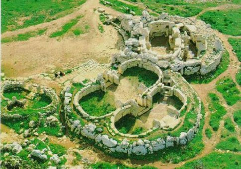 Đền đá khổng lồ Malta thu hút không chỉ khách du lịch mà cả các nhà khoa học, nghiên cứu địa chất, khảo cổ bởi Malta chứa quá nhiều điều bí ẩn. Ảnh: msaculturaltours.