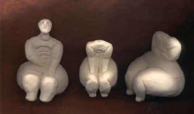 Tượng điêu khắc "Mẫu thần" thể hiện sự sùng bái sinh sản của con người nơi đây. Ảnh: sanandrea.