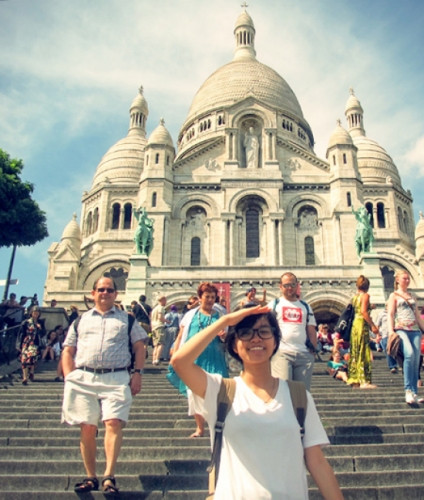 Vũ Thùy Ngân đã được trường ĐH Yale – Xếp thứ 3 trong 10 trường ĐH danh tiếng thế giới trao học bổng 4 năm học. Cô từng giành suất học bổng toàn phần của ĐH Harvard lên tới 320.000 USD cho 4 năm học.