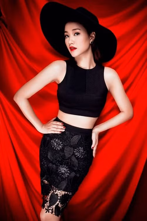 Giảm cân nhanh chóng, Maya tự tin khoe vóc dáng chuẩn trước ống kính.