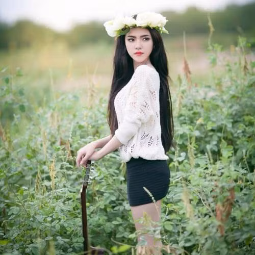 Photo: Xuân Thành. Make up: Phúc Vinh.