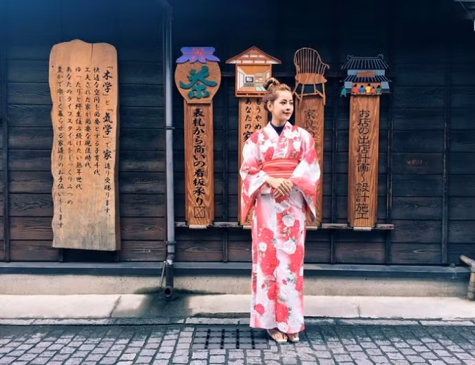  Hot girl Chi Pu luôn là một trong những gương mặt trẻ ăn khách và có lượng fan đông đảo.