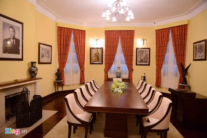 Căn phòng quan trọng nhất tại Dinh 1 nằm ở lầu 2 của tòa nhà. Phòng Nội Các là nơi diễn ra các cuộc họp quan trọng của Quốc trưởng Bảo Đại thời kỳ 1949 - 1954. Tại đây cũng diễn ra các cuộc họp bàn về chiến sự từ năm 1955 - 1963.