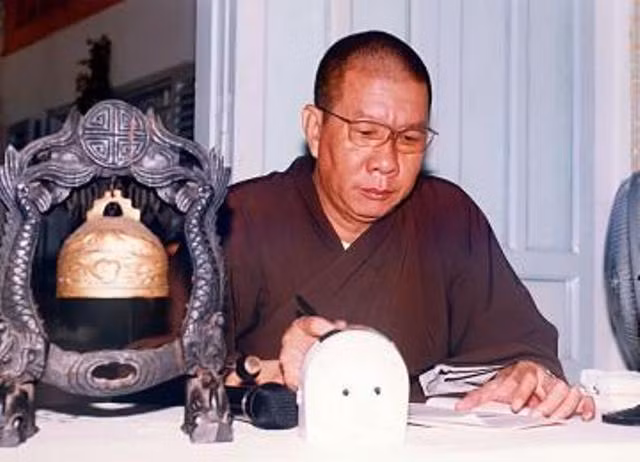 Bi an luoi xa loi cua nha su Viet Nam xon xao du luan-Hinh-2