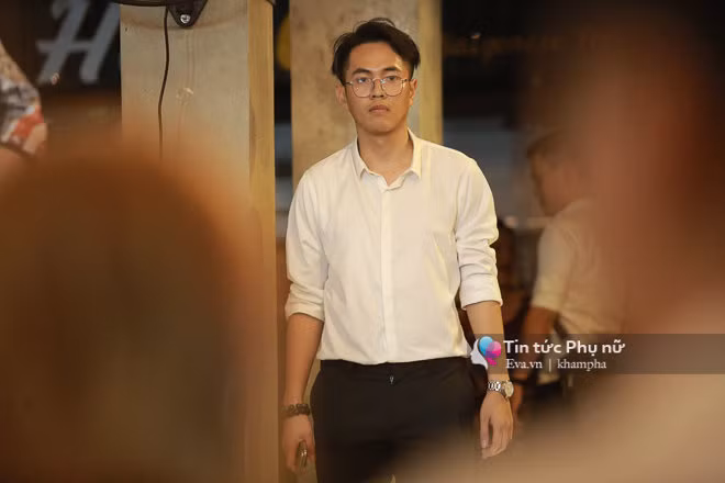 Vẻ ngoài trí thức của bạn trai Midu.