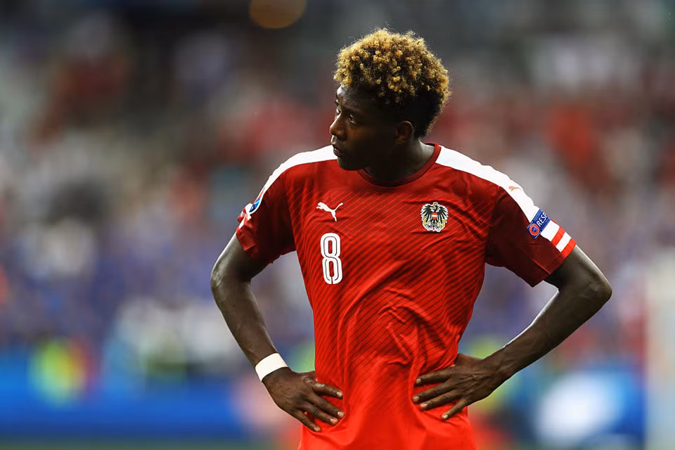 5. Hậu vệ trái David Alaba: Đăng quang Champions League, vô địch Bundesliga 6 lần, khoác áo đội một Bayern 7 năm dù mới 25 tuổi nhưng sự nghiệp ĐTQG của Alaba lại vô cùng khiêm tốn. Cho tới lúc này, Euro 2016 là giải đấu lớn duy nhất mà hậu vệ người Áo được ra sân thi đấu cho ĐTQG của mình.