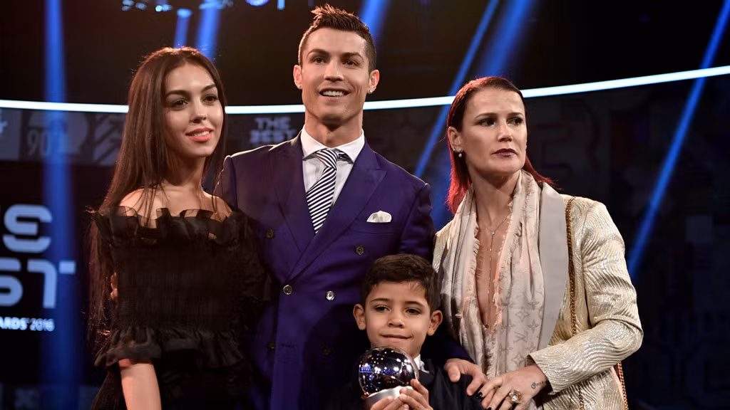 Ronaldo sung suong khi "len chuc bo" lan thu tu-Hinh-3