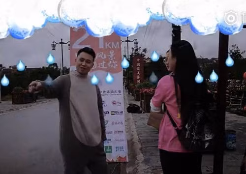 Cuối cùng, không thể đợi nổi, Triệu Á liên lạc với ban tổ chức xin giúp đỡ. Khi ban tổ chức rà soát lại những đối tượng tham gia mới phát hiện ra rằng, bạn gái của Triệu Á đã chạy... sai đường. Đó chính là lý do cô chạy mãi mà không tới đích. Kết quả, ban tổ chức phá lệ, mở một đường chạy mới, giúp bạn gái của Triệu Á chạy tới đích cũng đồng thời giúp Triệu Á cầu hôn thành công.