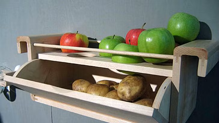 Khoai tây không mọc mầm nếu bạn để chúng cùng với táo.