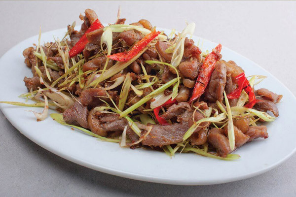 Nhìn chung, thịt xào sả ớt không khó thực hiện. Tuy nhiên, điều quyết định để món ăn đạt chuẩn là phải xào ớt trước rồi mới cho chung vào với thịt. Việc xào chung ngay từ đầu sẽ khiến ớt quá nhừ.