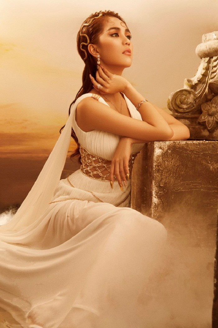 Có thể nói, chính việc sở hữu thân hình cực phẩm giúp Ngọc Trinh dễ dàng chinh phục hầu hết những trang phục dù được coi là khó nhằn, kén dáng. Ảnh: Instagram NV.