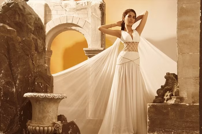 Không chỉ vậy, những khoảng hở táo bạo giúp diễn viên Vu quy đại náo càng thêm phần lôi cuốn.